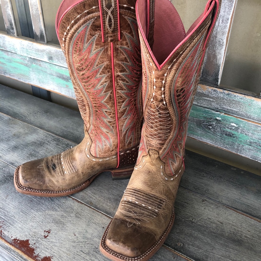 8.5 b women’s Ariat Square toe high calf boots